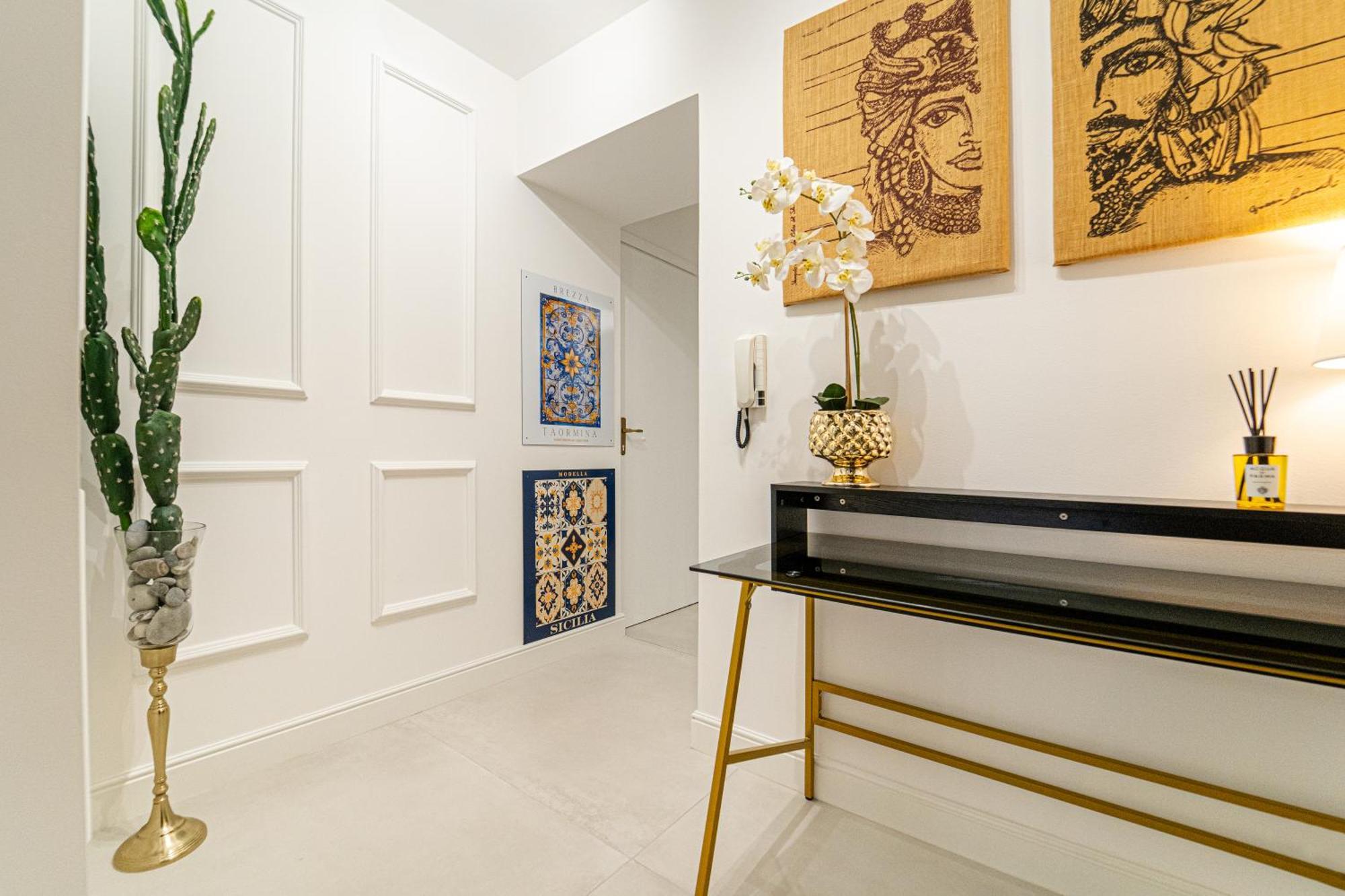 Johnny'S Suites Taormina Beach Bay 外观 照片